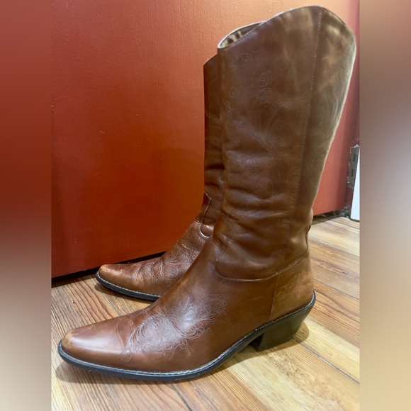 Floral Embossed Leather Tall Cowboy Boots Cognac Brown Size 8| Cottage Cabincore - Picture 2 of 11